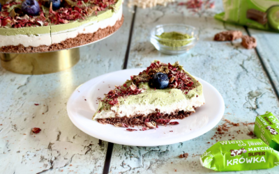 Sernik z nerkowców z matchą